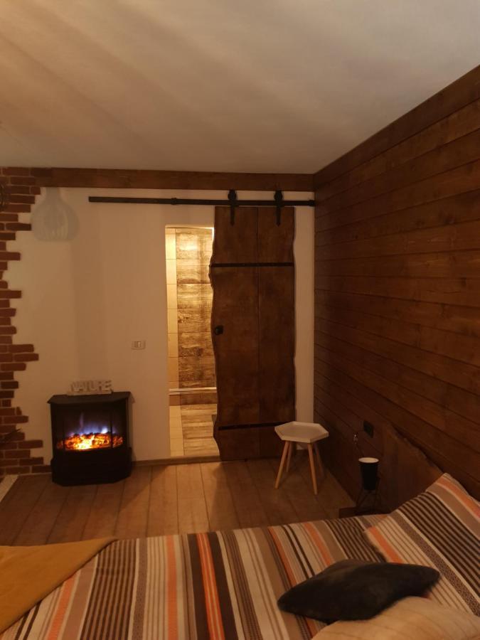 Hotel Casa Dexi Malaia Esterno foto