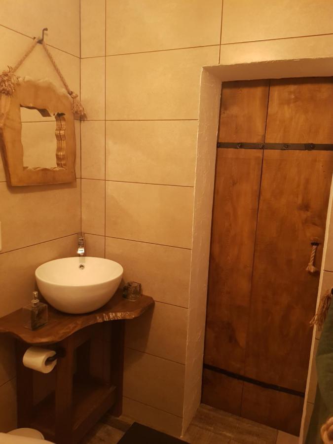 Hotel Casa Dexi Malaia Esterno foto